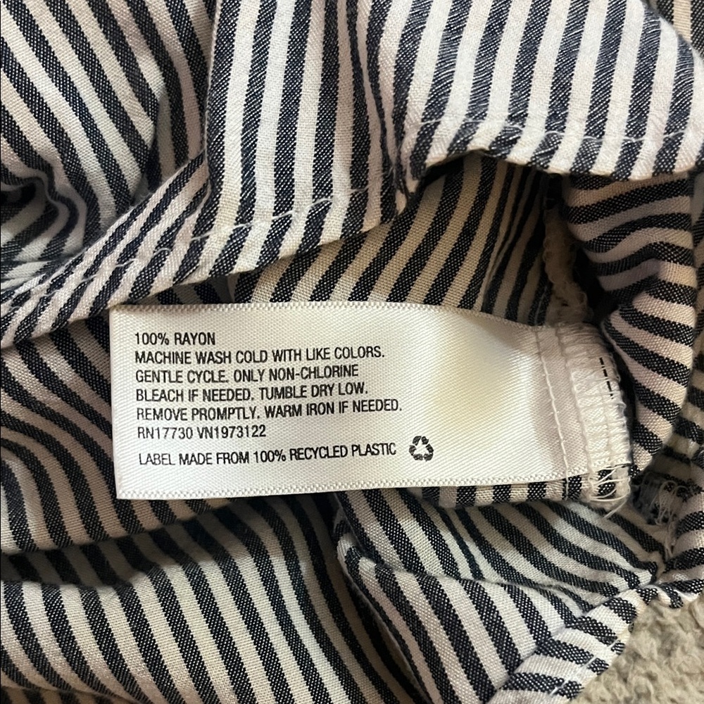 Universal Thread Striped Blue & White Tie-Front Button Short Sleeve Shirt Medium - Picture 6 of 8